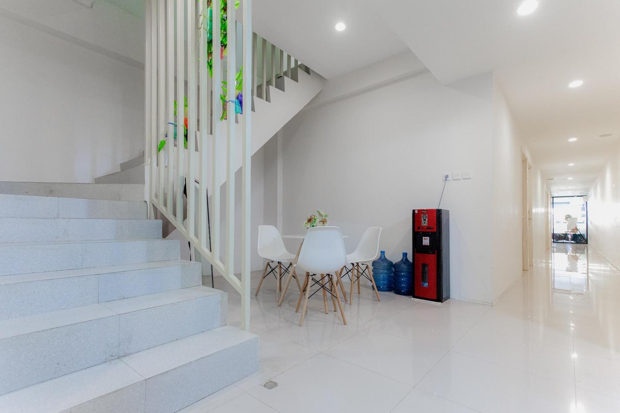 Urbanview Hotel Priority Samarinda By Reddoorz Экстерьер фото