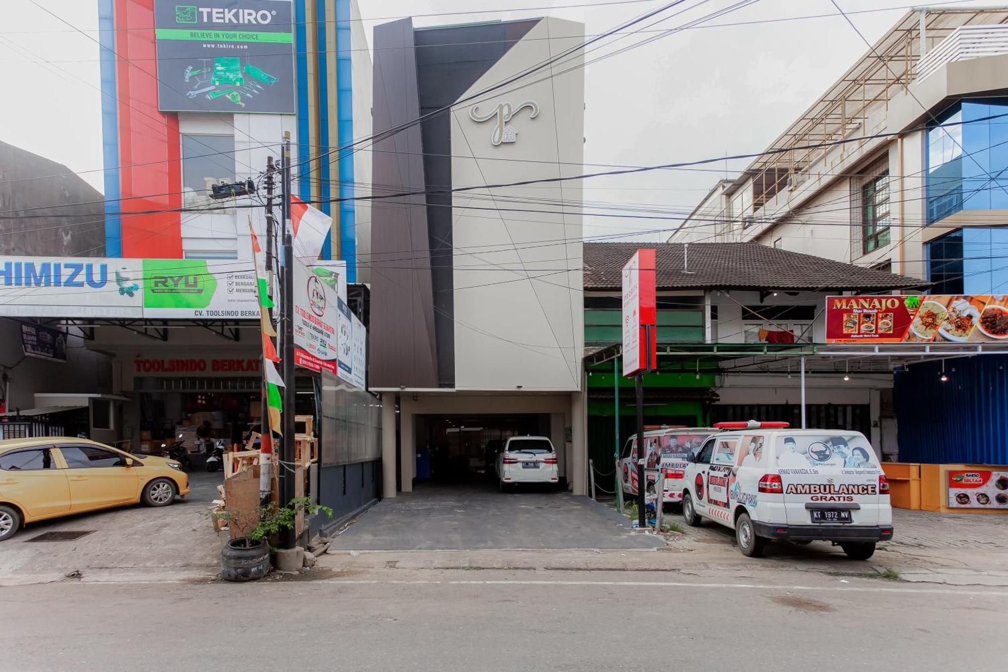 Urbanview Hotel Priority Samarinda By Reddoorz Экстерьер фото