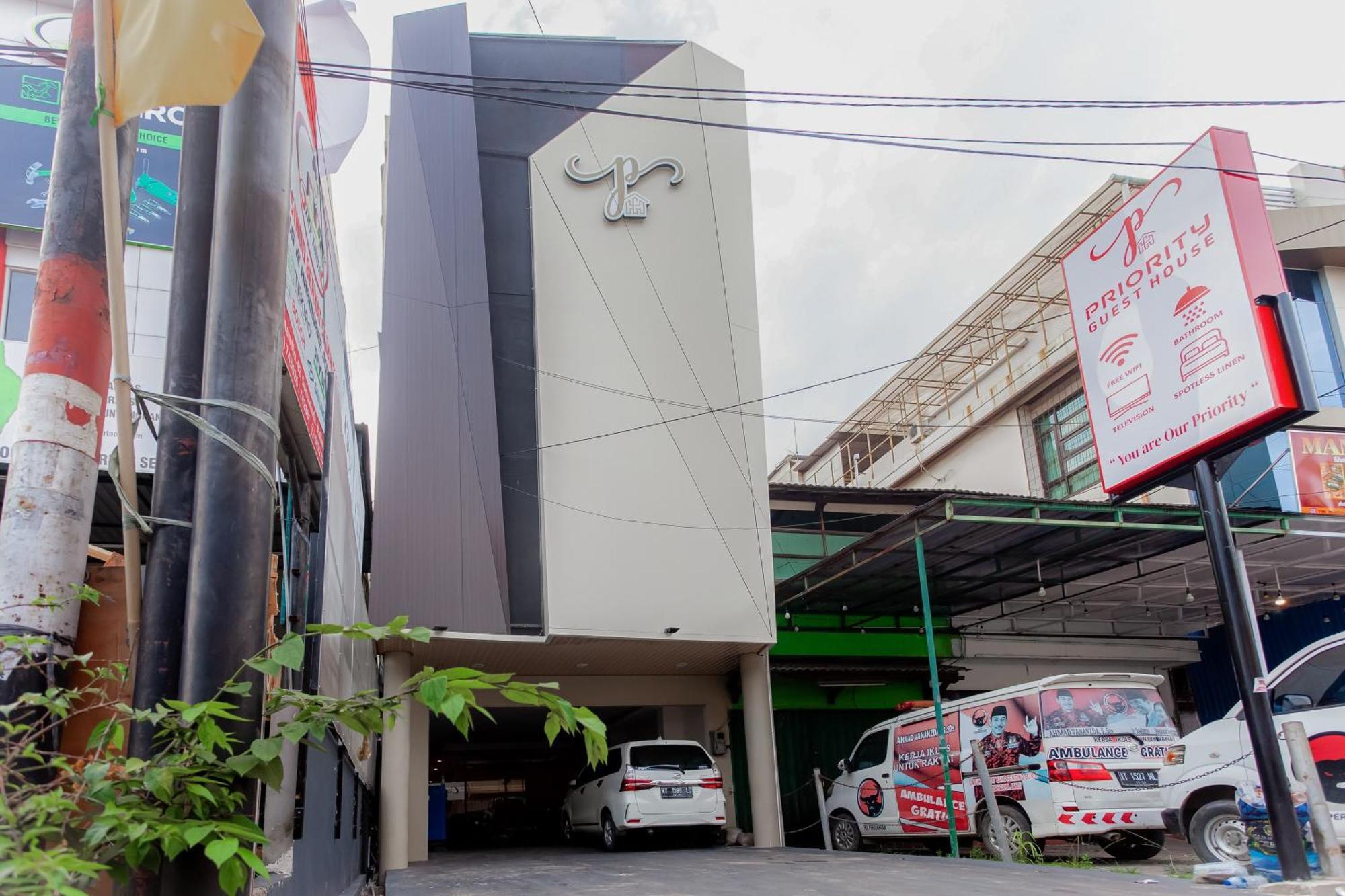 Urbanview Hotel Priority Samarinda By Reddoorz Экстерьер фото